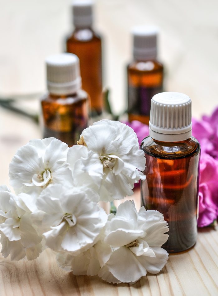 essential-oils-1433693_1920